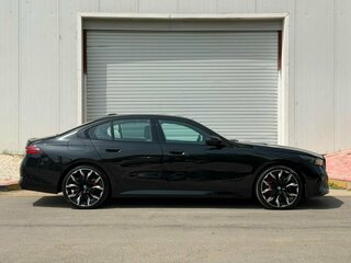 2026 BMW 5 серии 540d xDrive VIII (G60/G61/G68), чёрный, 14190000 рублей, вид 5