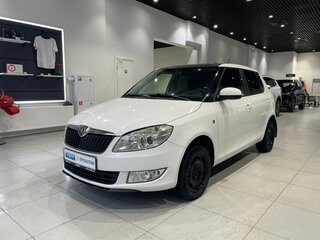 2014 Skoda Fabia II Рестайлинг, белый, 780000 рублей, вид 1