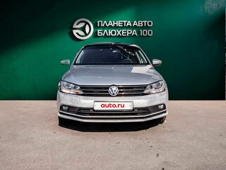 2016 Volkswagen Jetta VI Рестайлинг, серебристый, 850000 рублей, вид 2