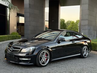 2012 Mercedes-Benz C-Класс AMG 63 AMG III (W204) Рестайлинг, чёрный, 3400000 рублей, вид 1