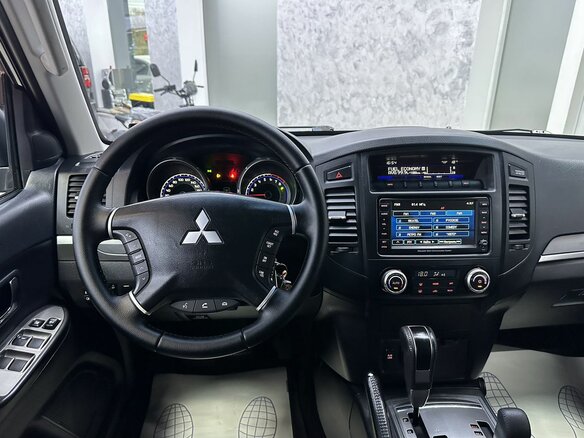 2011 Mitsubishi Pajero IV Рестайлинг 1, чёрный, 1899000 рублей - вид 30