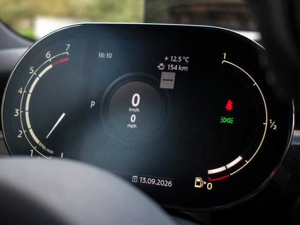 2020 Mini Hatch Cooper S III (F55/F56) Рестайлинг, жёлтый, 2460000 рублей - вид 13