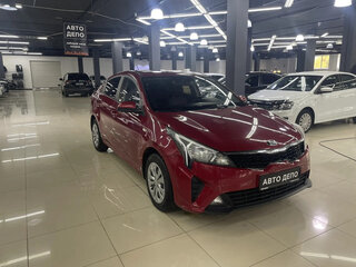 2020 Kia Rio IV, красный, 1589000 рублей, вид 3