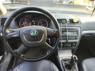 2013 Skoda Octavia II (A5) Рестайлинг, чёрный, 699000 рублей, вид 5