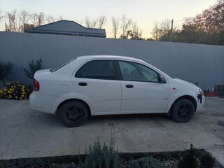 2005 Chevrolet Aveo I, белый, 250000 рублей, вид 4