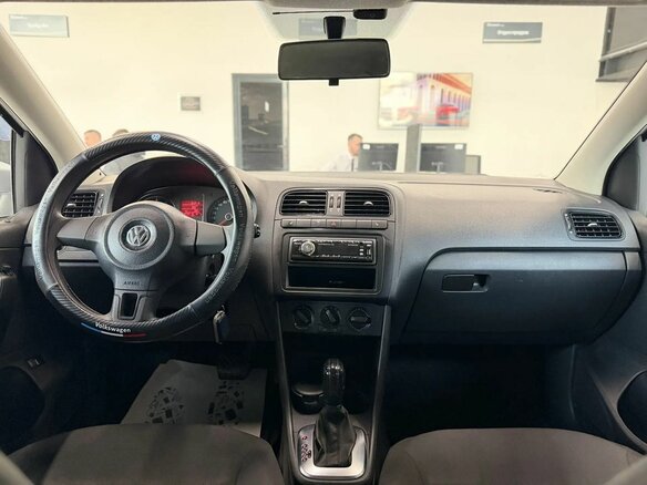 2011 Volkswagen Polo V, серебристый, 830000 рублей - вид 13