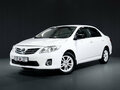 2013 Toyota Corolla X (E140, E150) Рестайлинг, белый - вид 2