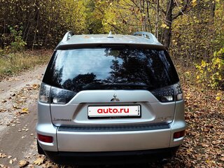 2010 Mitsubishi Outlander II Рестайлинг, серебристый, 1000000 рублей, вид 3