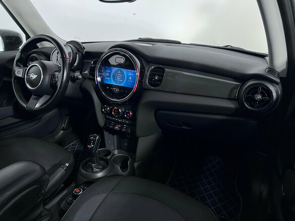 2021 Mini Hatch Cooper III (F55/F56) Рестайлинг 2, серый, 1850000 рублей - вид 8