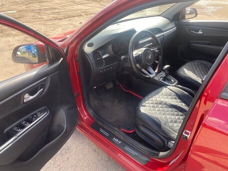 2018 Kia Rio IV, красный, 701000 рублей, вид 5