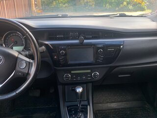 2013 Toyota Corolla XI (E160, E170, E180), белый, 1300000 рублей, вид 2