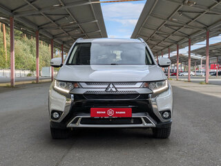 2019 Mitsubishi Outlander III Рестайлинг 3, белый, 2149500 рублей, вид 3