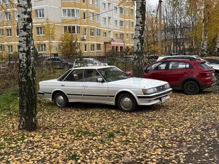 1987 Toyota Mark II V (X70), белый, 450000 рублей, вид 2