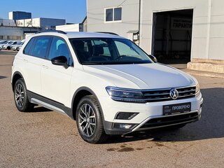 2018 Volkswagen Tiguan II, белый, 2565000 рублей, вид 3