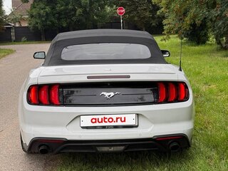 2020 Ford Mustang VI Рестайлинг, белый, 1900000 рублей, вид 3