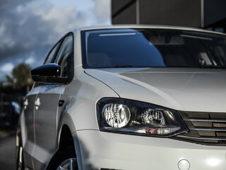 2016 Volkswagen Polo V Рестайлинг, белый, 799000 рублей, вид 2