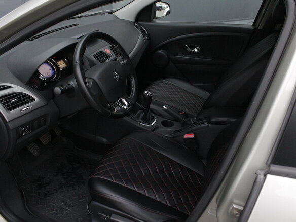 2014 Renault Fluence I Рестайлинг, бежевый, 980000 рублей - вид 4