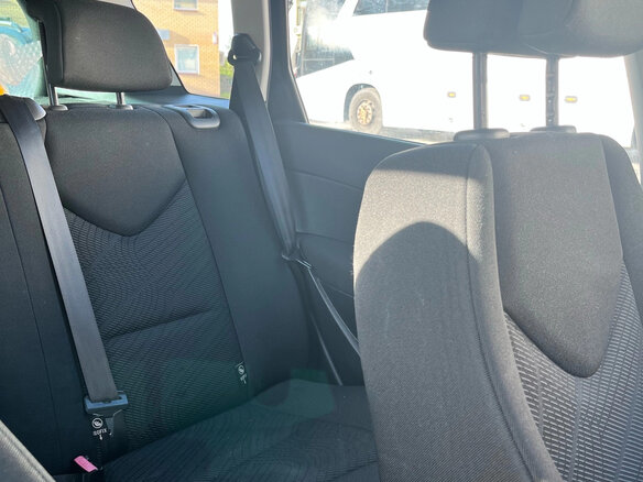 2008 Peugeot 308 I, чёрный, 470000 рублей - вид 8