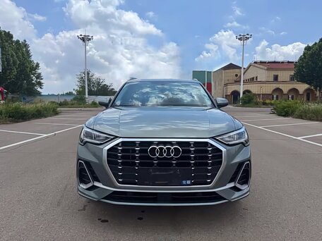 2023 Audi Q3 35 TFSI II (F3), серебристый, 2430000 рублей, вид 2
