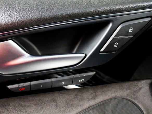 2015 Audi A8 Long III (D4) Рестайлинг, чёрный, 2629000 рублей - вид 16