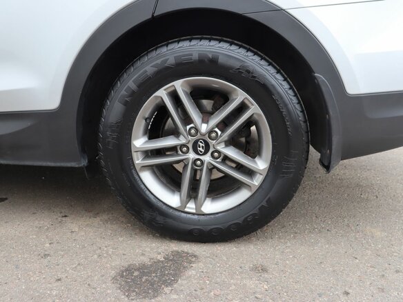 2015 Hyundai Santa Fe III Рестайлинг, серебристый, 2415000 рублей - вид 8