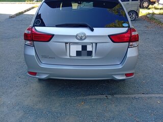 2016 Toyota Corolla Fielder XI (E160, E170, E180) Рестайлинг 1, серебристый, 1000000 рублей, вид 4