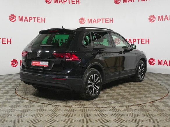 2019 Volkswagen Tiguan II, чёрный, 2213000 рублей - вид 5