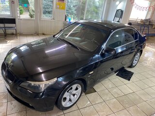 2004 BMW 5 серии 520i V (E60/E61), чёрный, 870000 рублей, вид 1