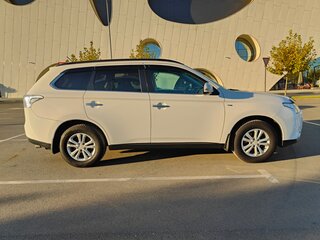 2013 Mitsubishi Outlander III, белый, 1700000 рублей, вид 5