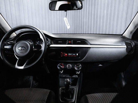 2020 Kia Rio IV, чёрный, 1249999 рублей - вид 11