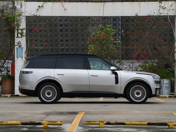 2026 Lynk & Co 900, серебристый, 8890000 рублей - вид 5