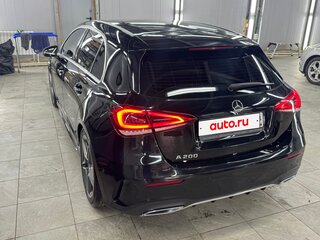 2020 Mercedes-Benz A-Класс 200 IV (W177), чёрный, 2200000 рублей, вид 4