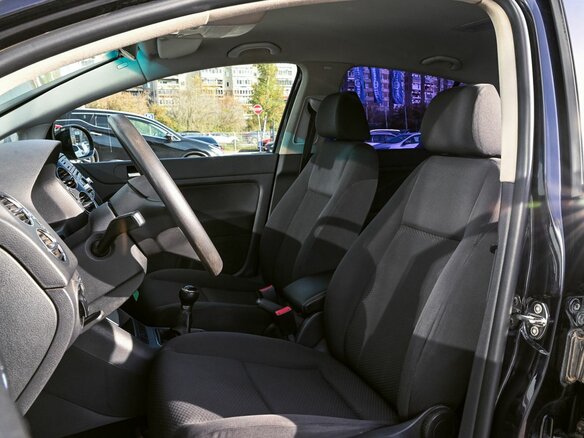 2010 Volkswagen Golf Plus BiFuel II, чёрный, 673000 рублей - вид 13