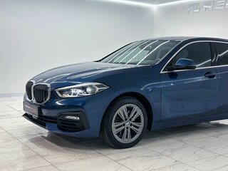 2021 BMW 1 серии 118i III (F40), синий, 2200000 рублей, вид 5