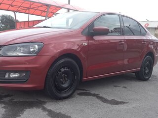 2016 Volkswagen Polo V Рестайлинг, красный, 849000 рублей, вид 1