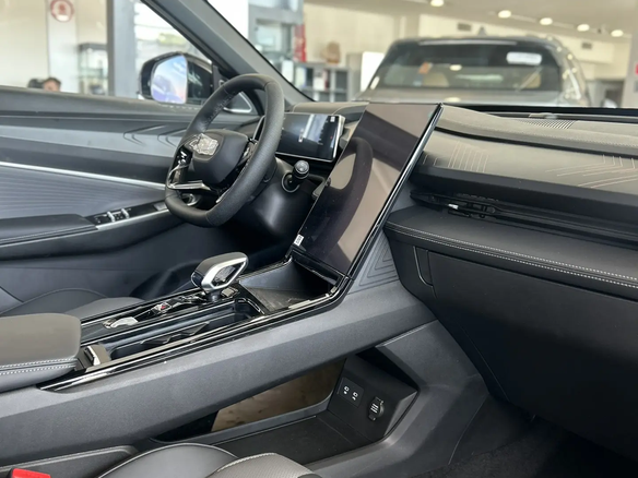 2026 Geely Cityray, серебристый, 3204990 рублей - вид 4