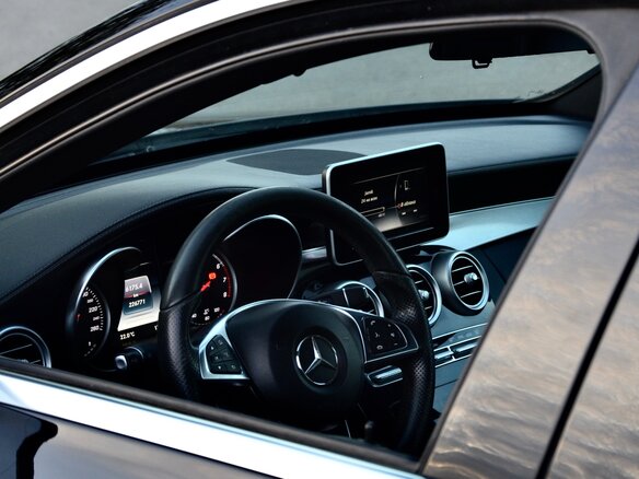 2014 Mercedes-Benz C-Класс 180 IV (W205), чёрный, 1980000 рублей - вид 9