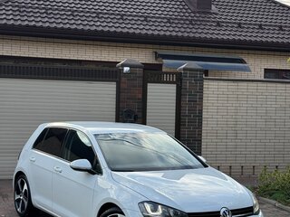 2013 Volkswagen Golf VII, белый, 1570000 рублей, вид 3