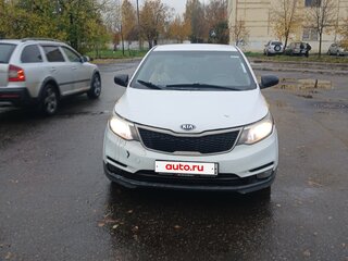 2016 Kia Rio III Рестайлинг, белый, 510000 рублей, вид 1