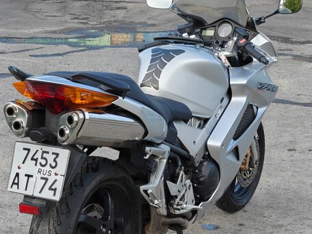 2002 Honda VFR 800, серебристый, 580000 рублей, вид 5
