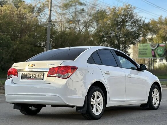 2014 Chevrolet Cruze I Рестайлинг, белый, 730000 рублей - вид 5