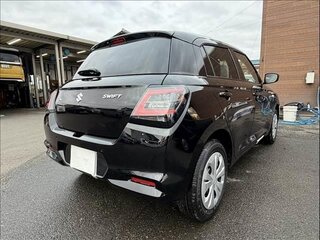 2024 Suzuki Swift VI, чёрный, 1100217 рублей, вид 4