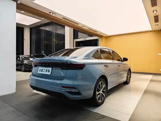 2023 Geely Emgrand II, серый, 926000 рублей, вид 4