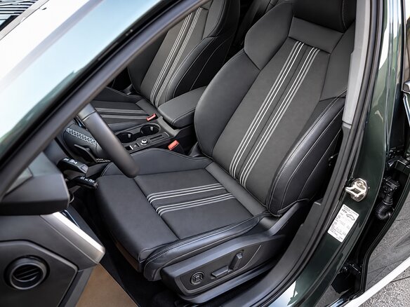 2023 Audi A3 Sportback 35 TFSI IV (8Y), зелёный, 2300002 рублей - вид 22