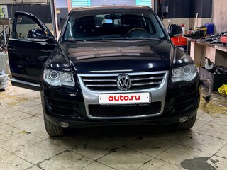 2008 Volkswagen Touareg I Рестайлинг, чёрный, 1450000 рублей, вид 1