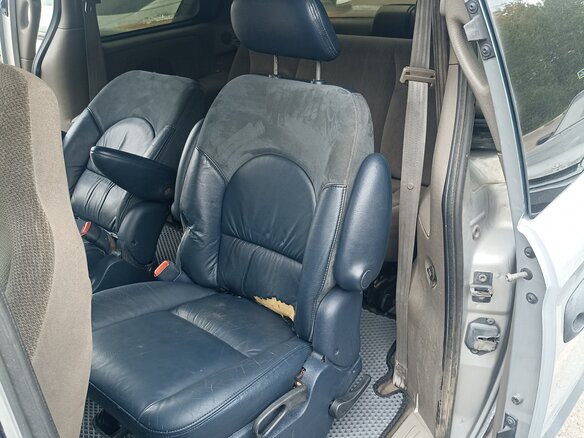 2004 Chrysler Voyager IV, серый, 280000 рублей - вид 8