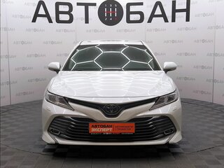 2018 Toyota Camry VIII (XV70), белый, 2950000 рублей, вид 2