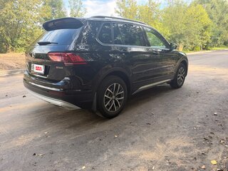 2020 Volkswagen Tiguan II, чёрный, 3200000 рублей, вид 4