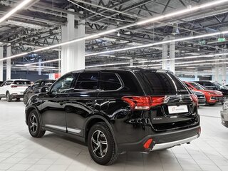 2015 Mitsubishi Outlander III Рестайлинг 2, чёрный, 1450000 рублей, вид 3