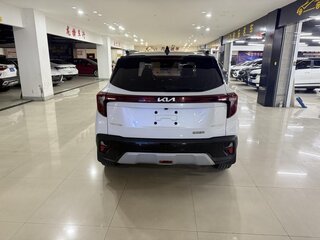 2023 Kia Seltos I Рестайлинг, белый, 1980355 рублей, вид 4